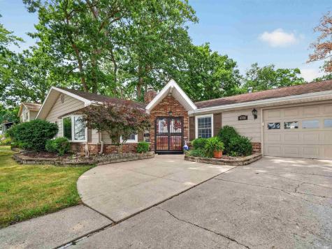 4701 Fairlawn Pass Fort Wayne IN 46815