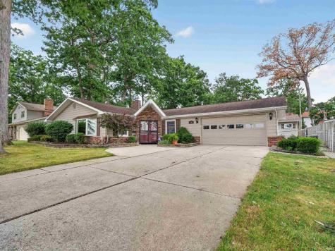 4701 Fairlawn Pass Fort Wayne IN 46815