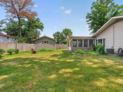 4701 Fairlawn Pass Fort Wayne IN 46815