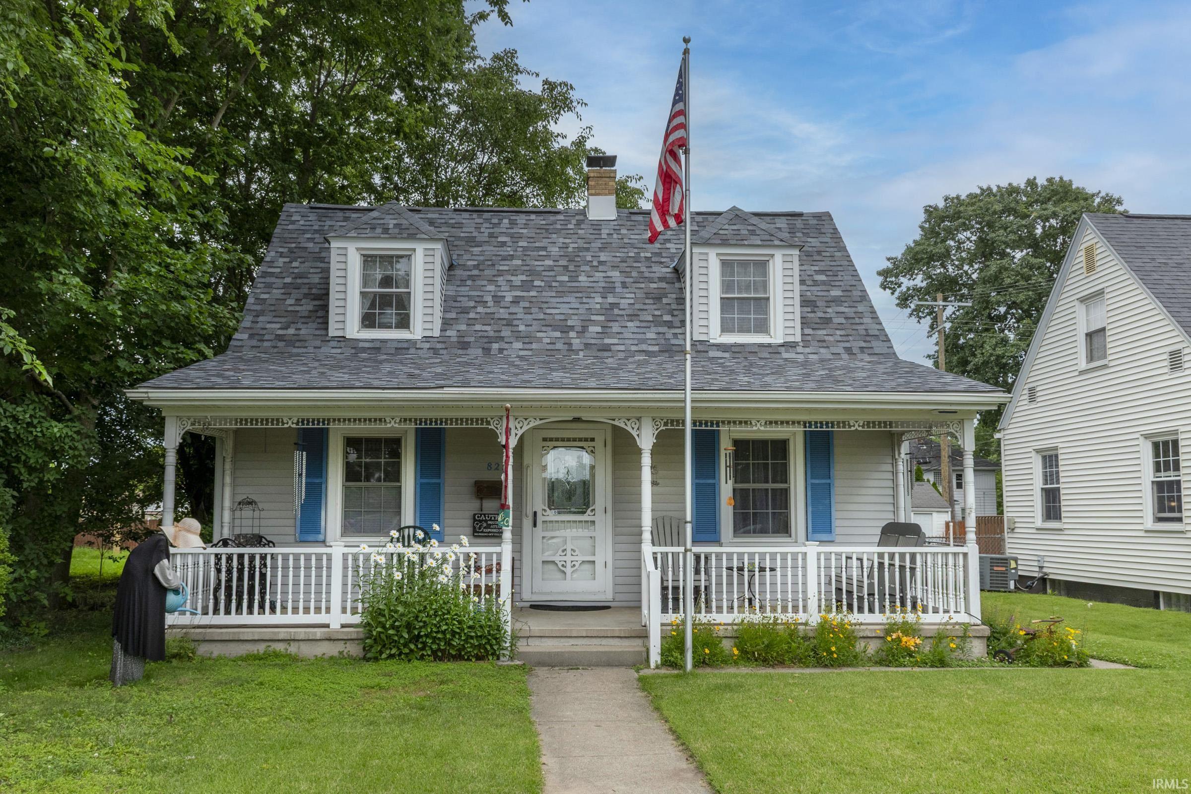 825 E Donmoyer Avenue South Bend IN 46614
