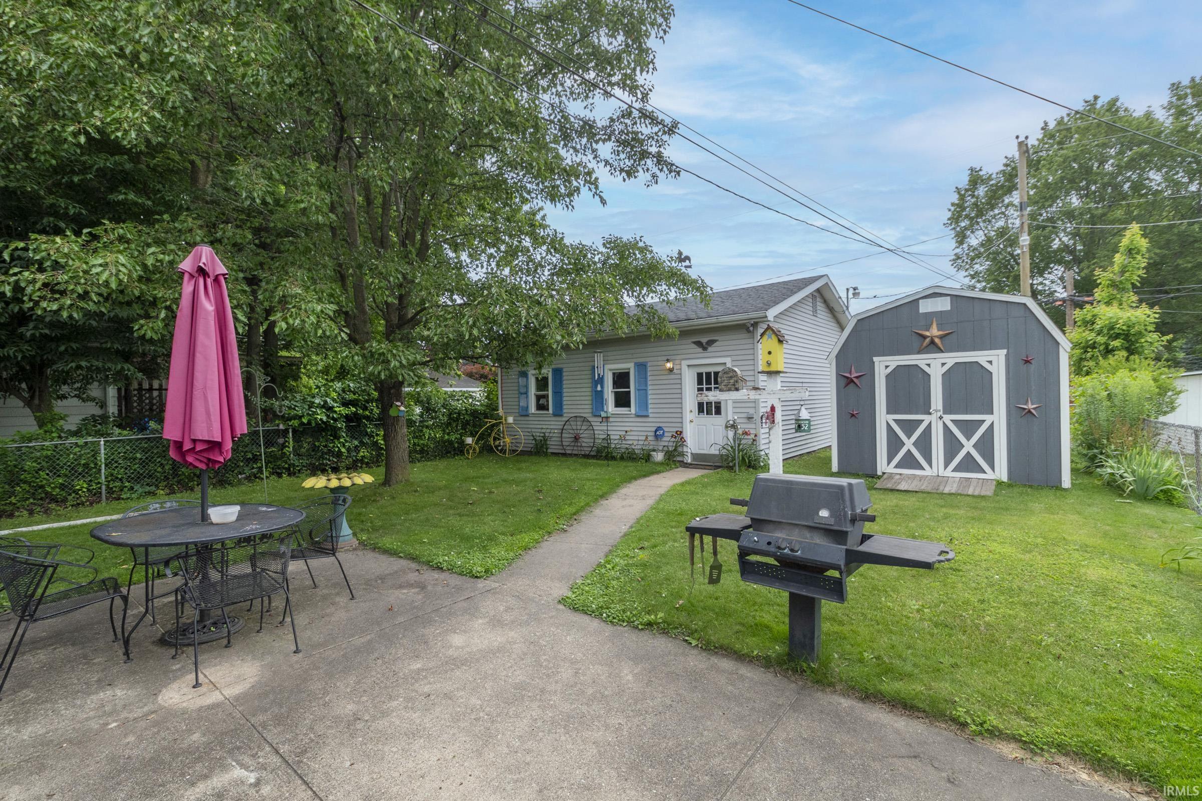 825 E Donmoyer Avenue South Bend IN 46614