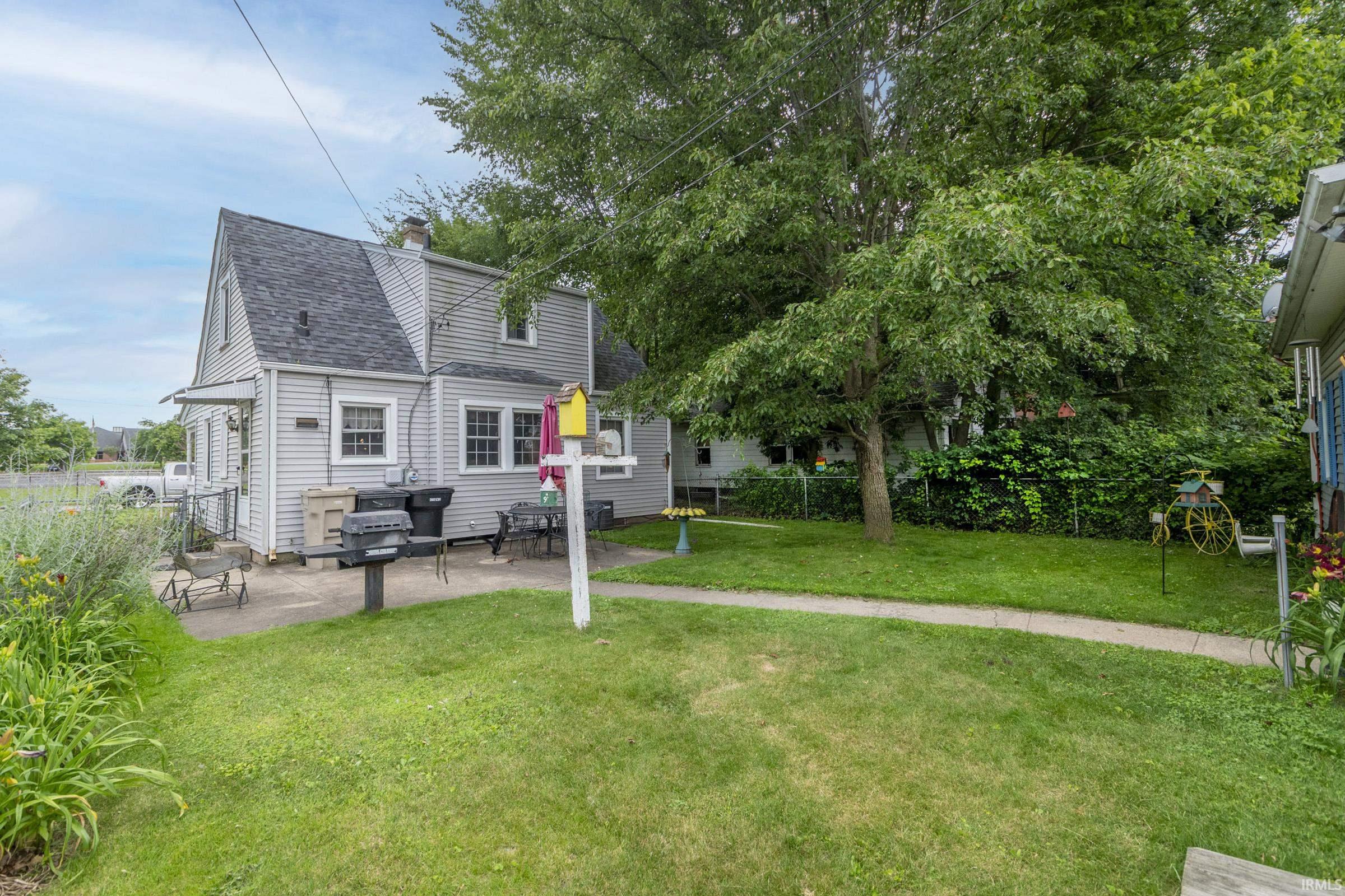 825 E Donmoyer Avenue South Bend IN 46614