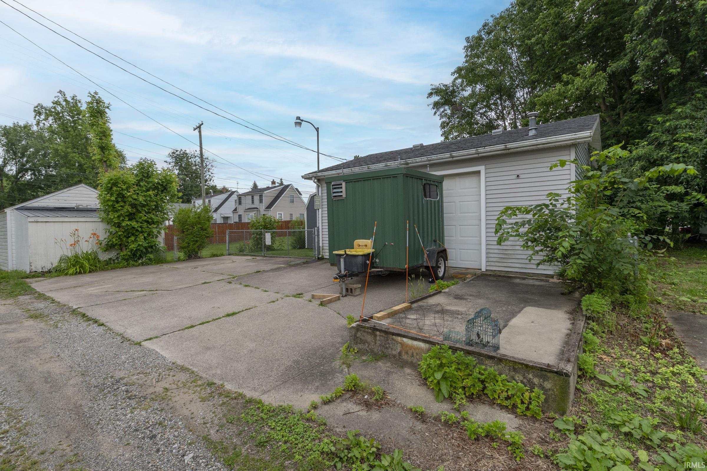 825 E Donmoyer Avenue South Bend IN 46614