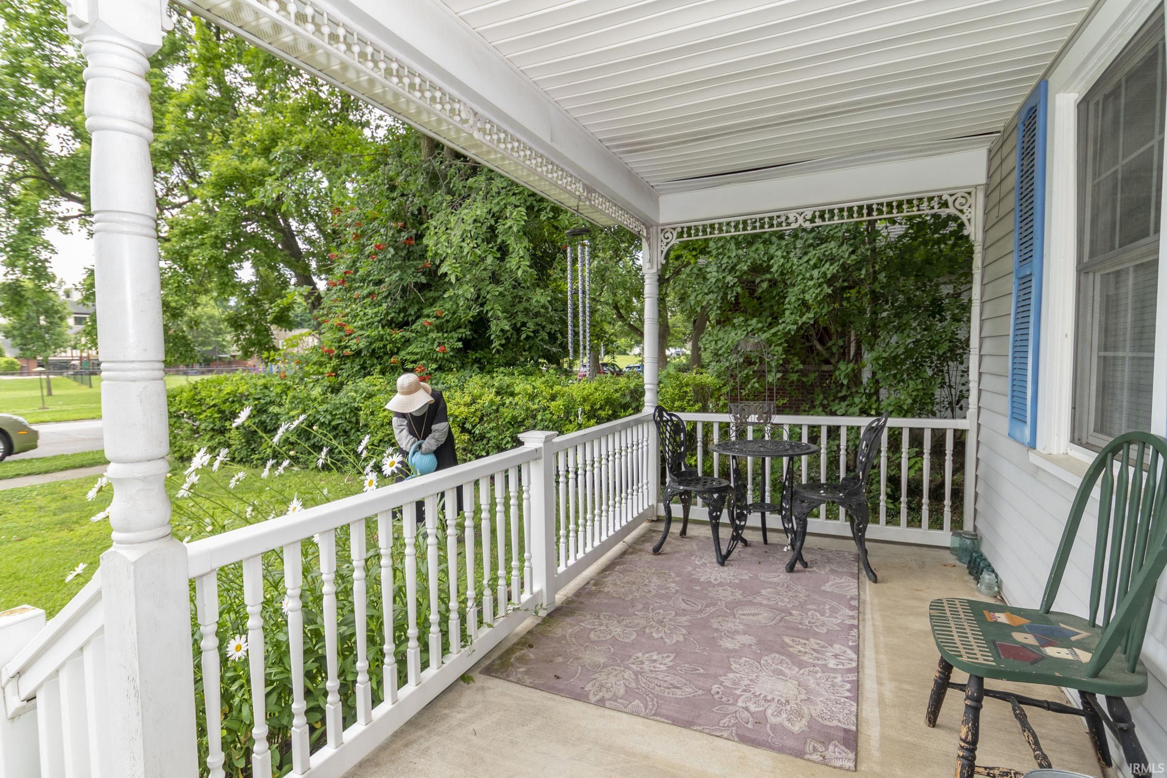 825 E Donmoyer Avenue South Bend IN 46614