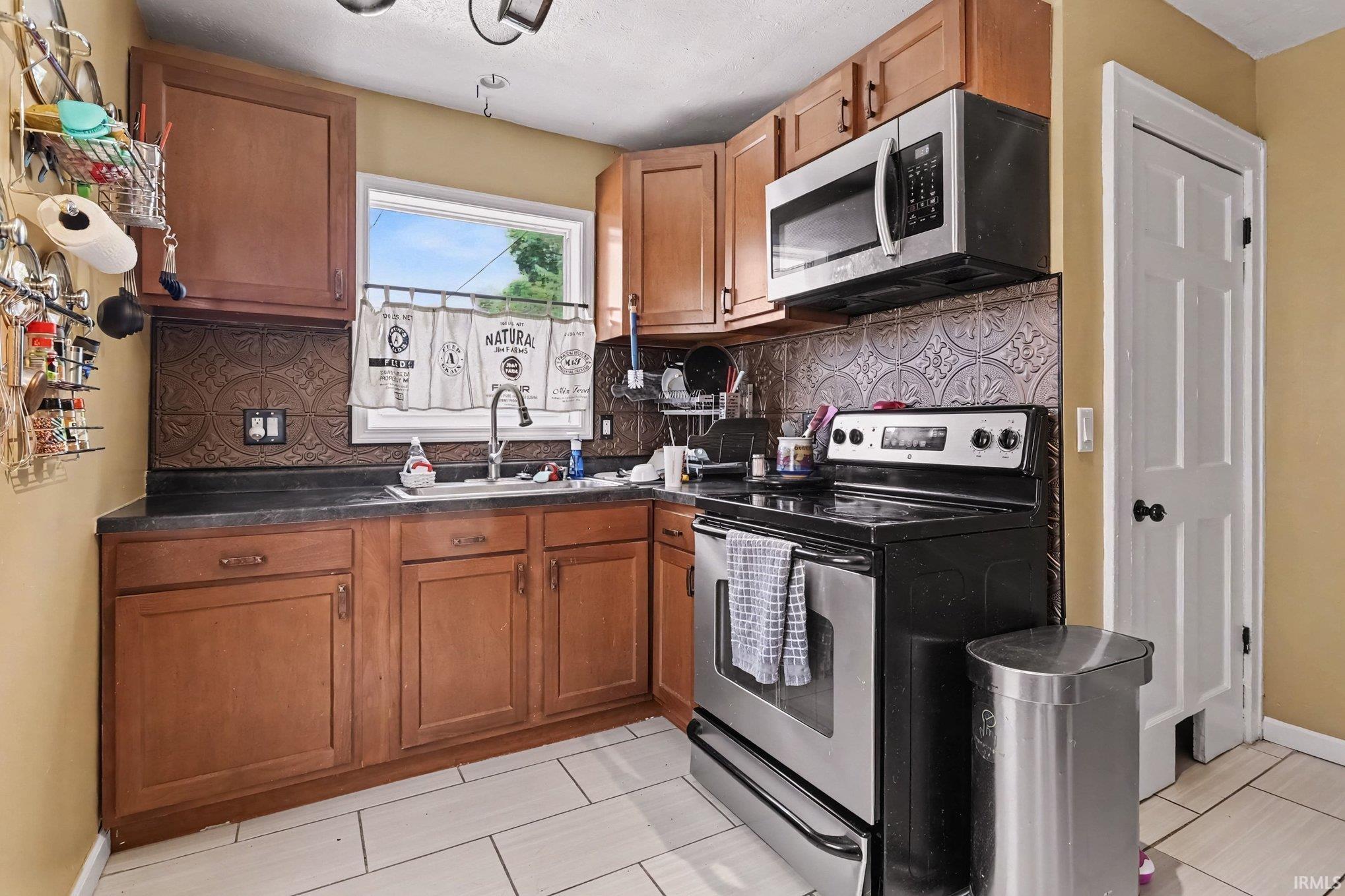 1009 E Ewing Avenue South Bend IN 46613