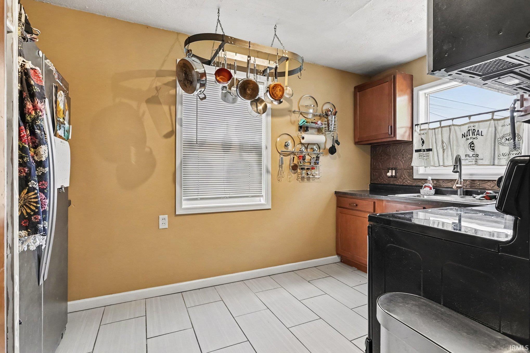 1009 E Ewing Avenue South Bend IN 46613