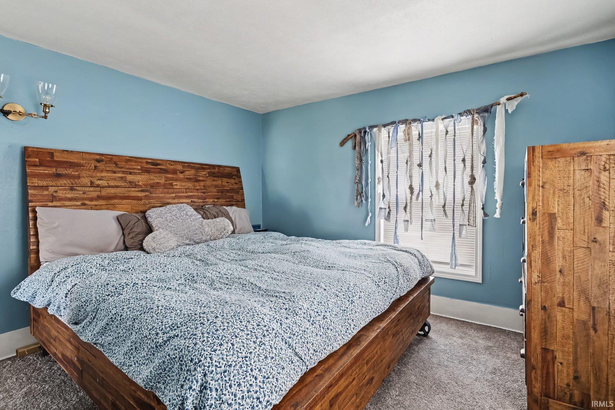 1009 E Ewing Avenue South Bend IN 46613