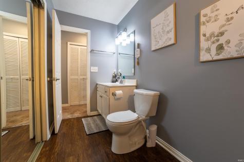 4034 Shadwell Drive Evansville IN 47715