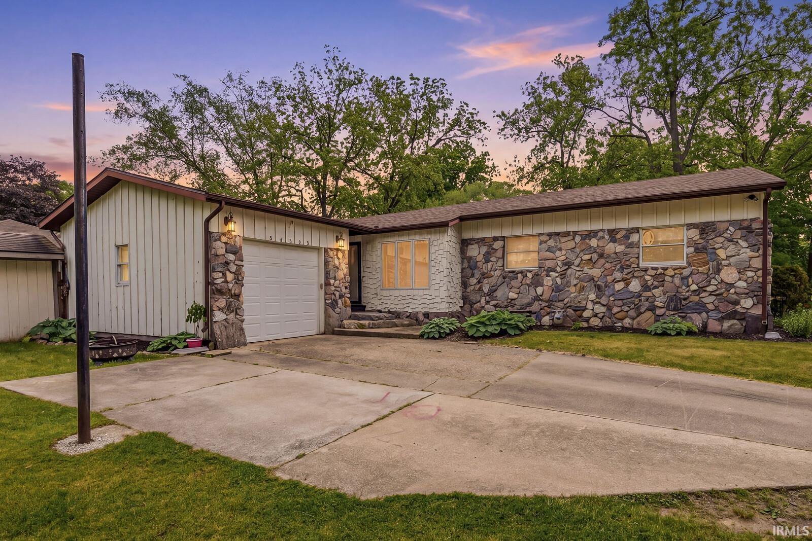 54522 Homeland Road Elkhart IN 46514