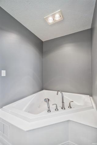 13032 S County Road 300 Road Galveston IN 46932
