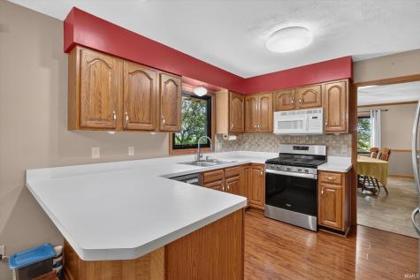 51976 Westwood Forest Drive South Bend IN 46628