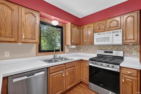 51976 Westwood Forest Drive South Bend IN 46628