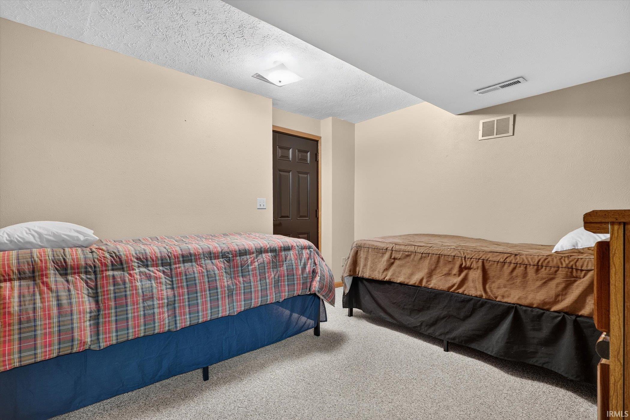 51976 Westwood Forest Drive South Bend IN 46628