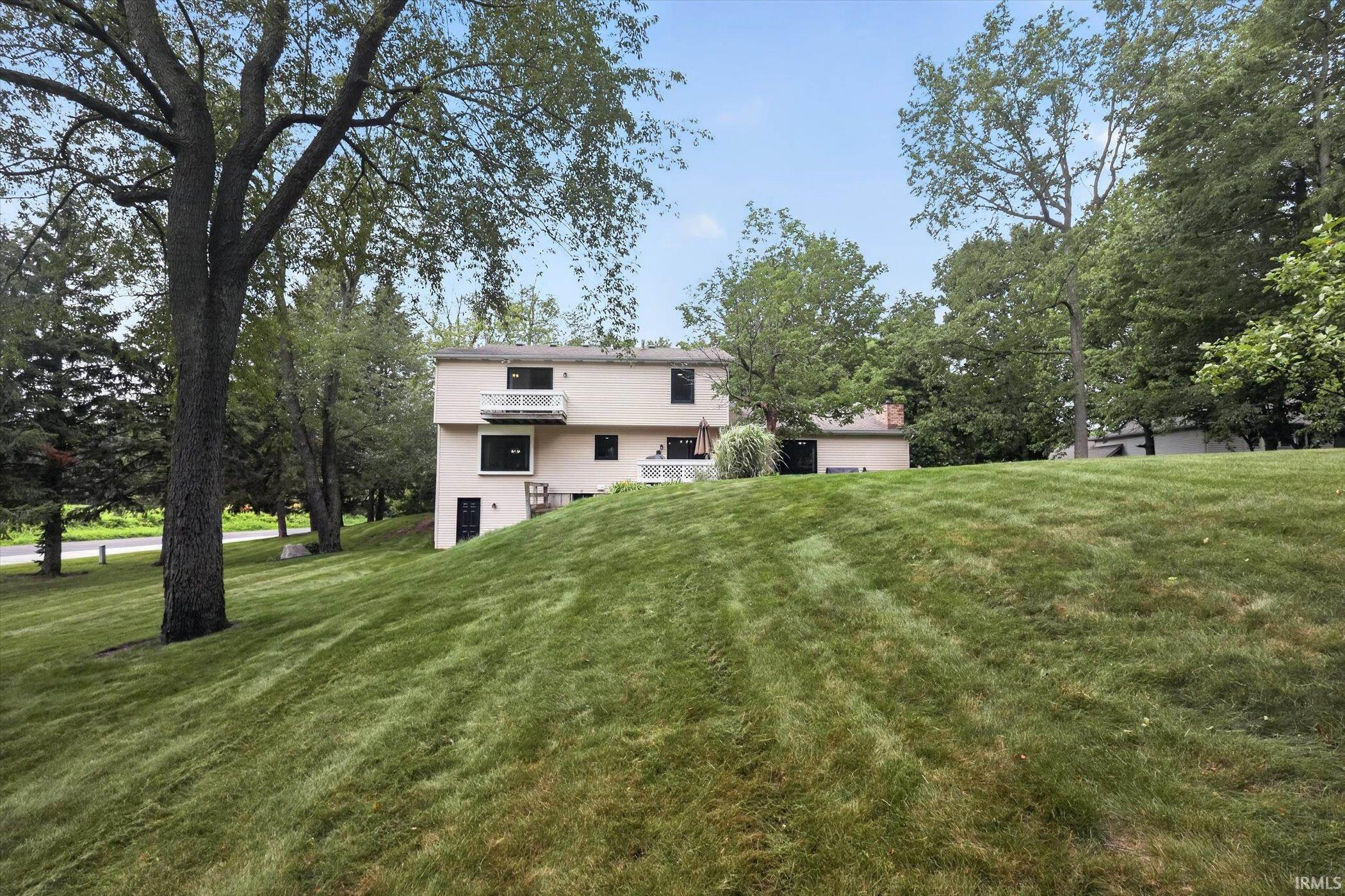 51976 Westwood Forest Drive South Bend IN 46628