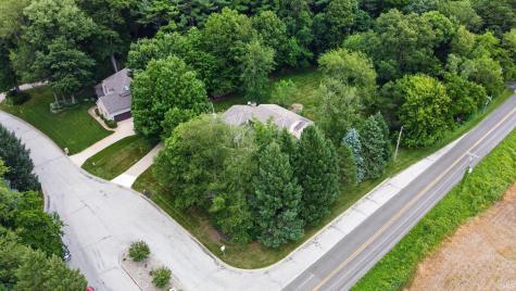 51976 Westwood Forest Drive South Bend IN 46628