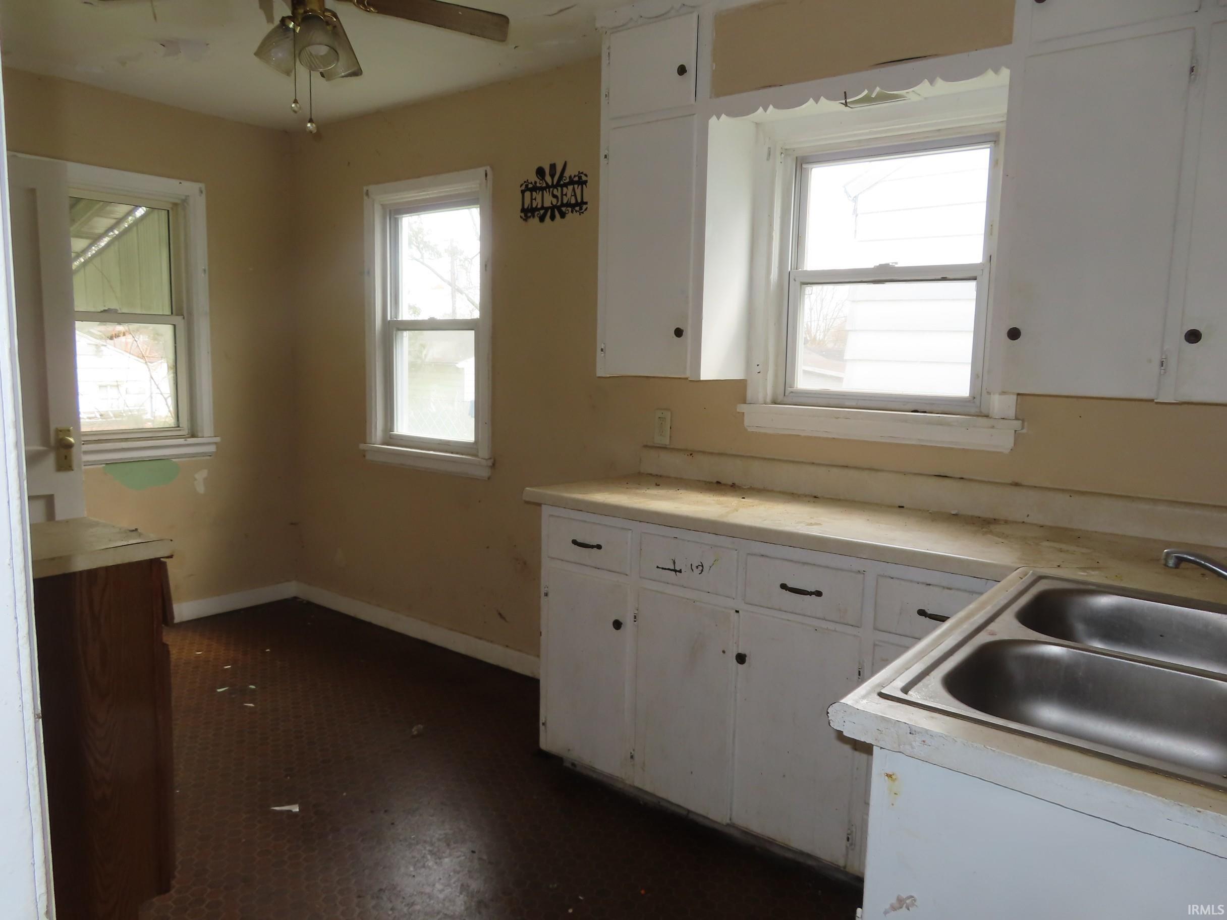 2824 Calhoun Street South Bend IN 46628