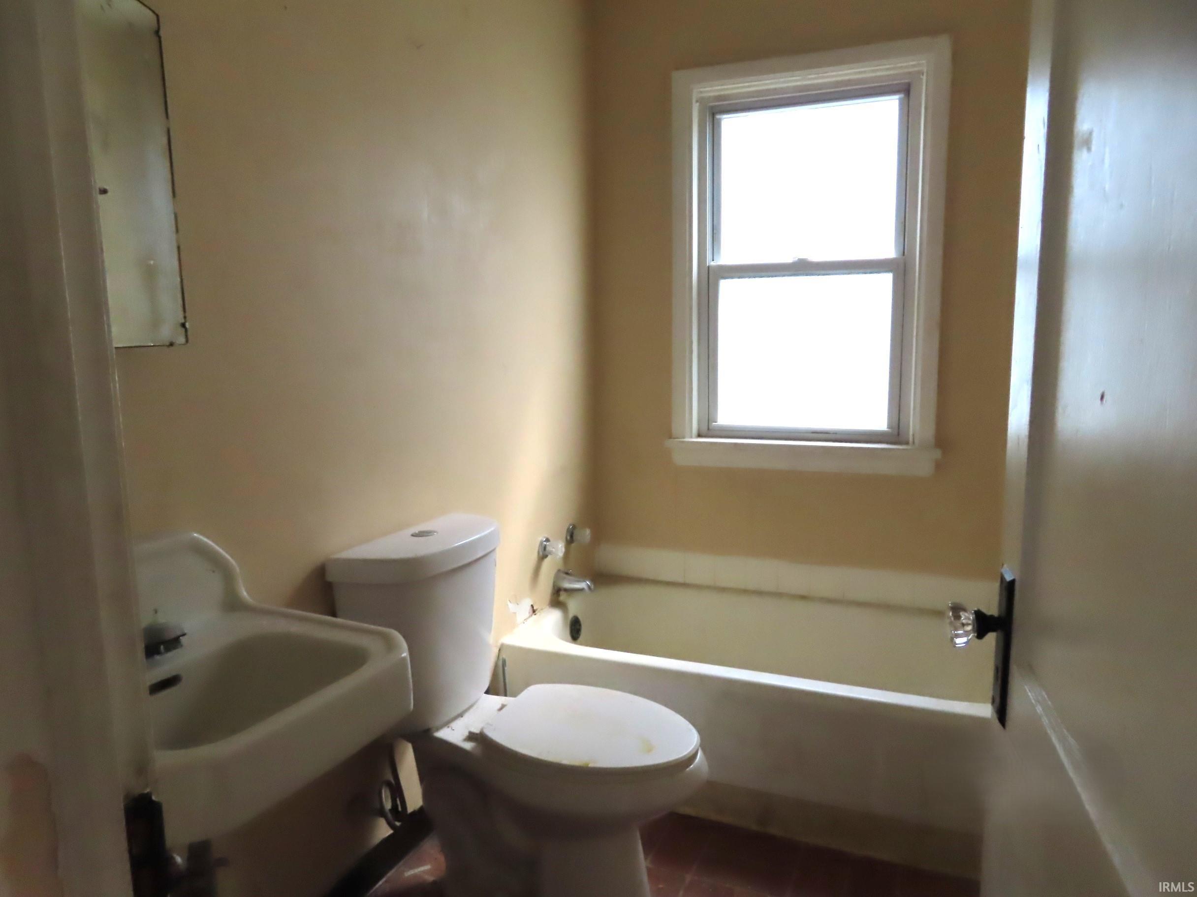 2824 Calhoun Street South Bend IN 46628