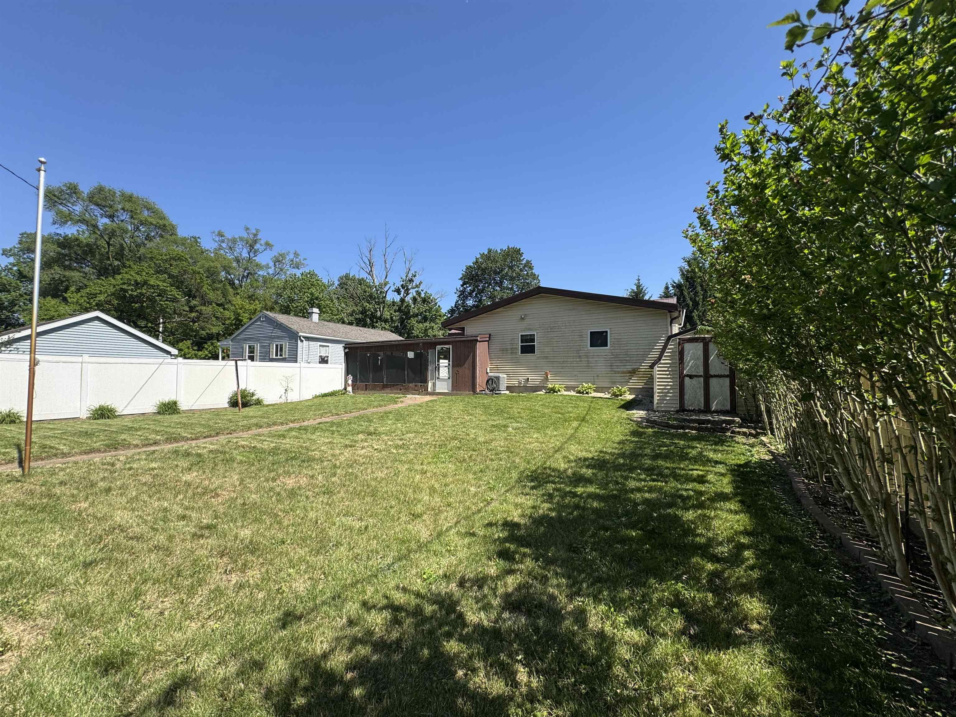1430 Mcpherson Street Elkhart IN 46514