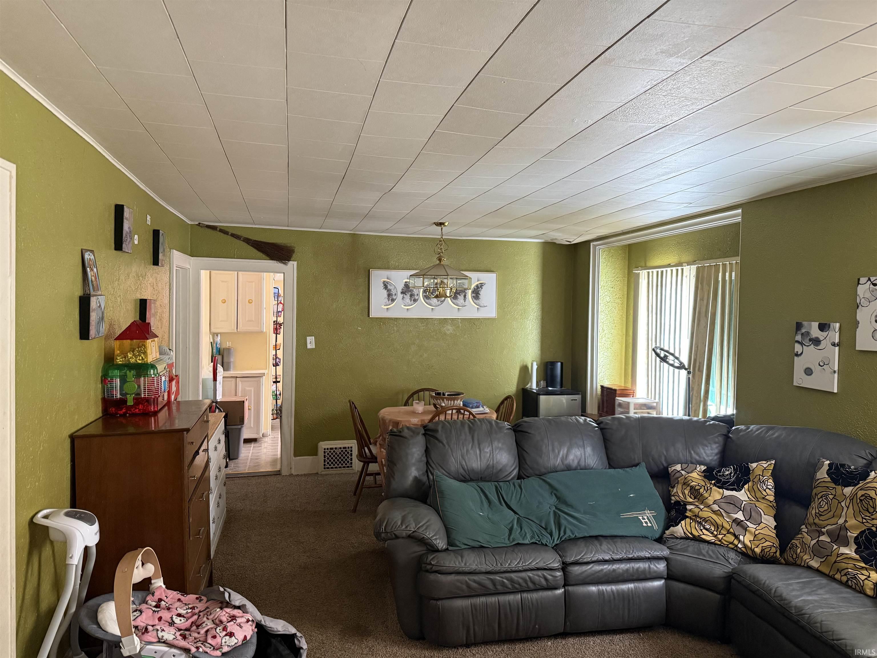 1922 Bergan Street South Bend IN 46628