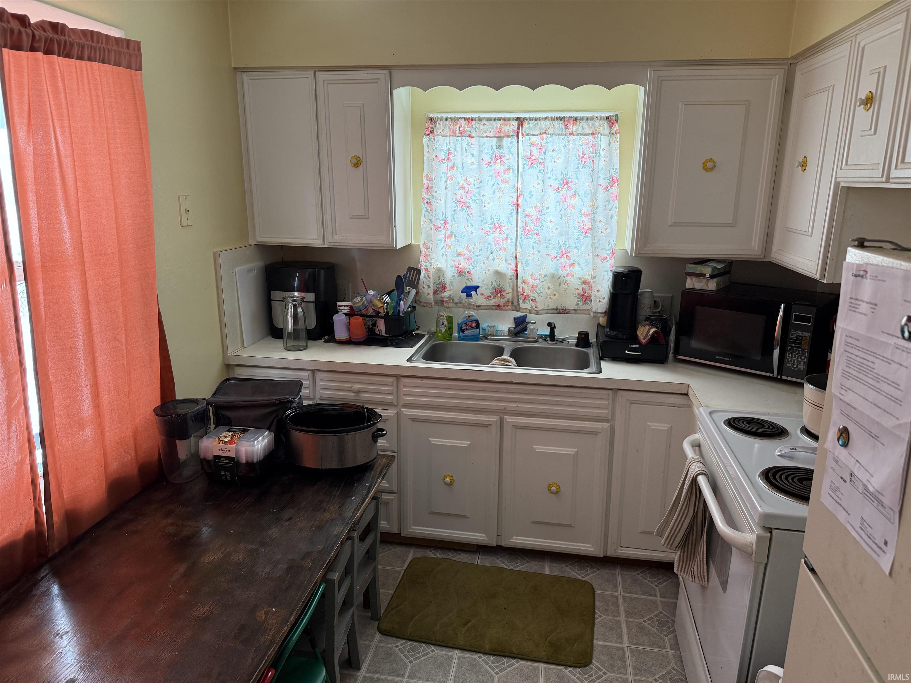 1922 Bergan Street South Bend IN 46628