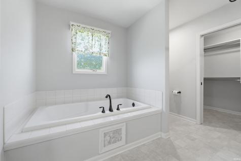 14399 Verona Lakes Passage Fort Wayne IN 46814