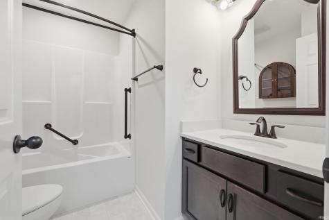 14399 Verona Lakes Passage Fort Wayne IN 46814