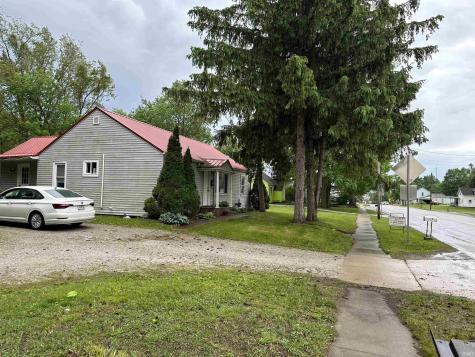 715 N Cavin Street Ligonier IN 46767