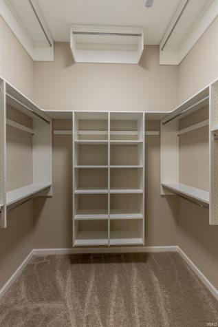 12749 Towcester Court Fort Wayne IN 46818