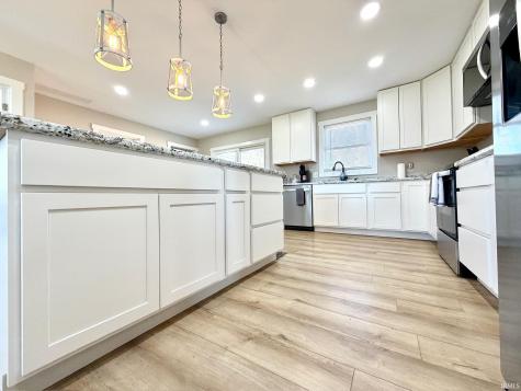 103 E Warren Street Mitchell IN 47446