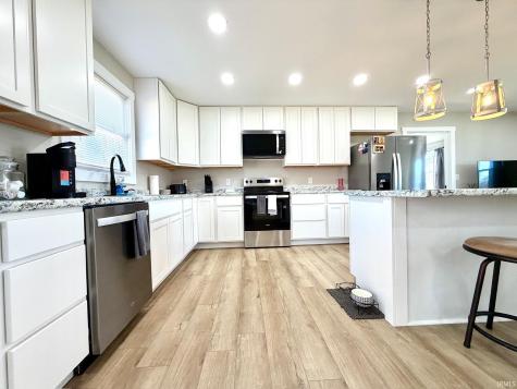 103 E Warren Street Mitchell IN 47446