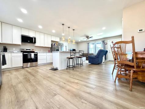 103 E Warren Street Mitchell IN 47446