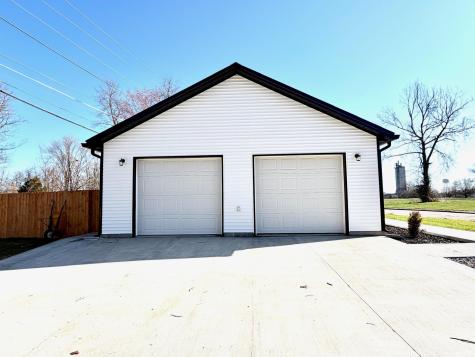 103 E Warren Street Mitchell IN 47446