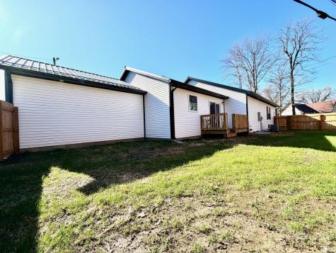 103 E Warren Street Mitchell IN 47446