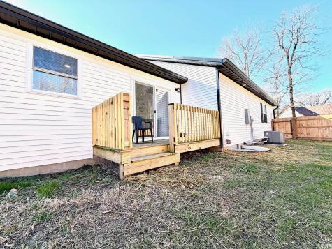 103 E Warren Street Mitchell IN 47446