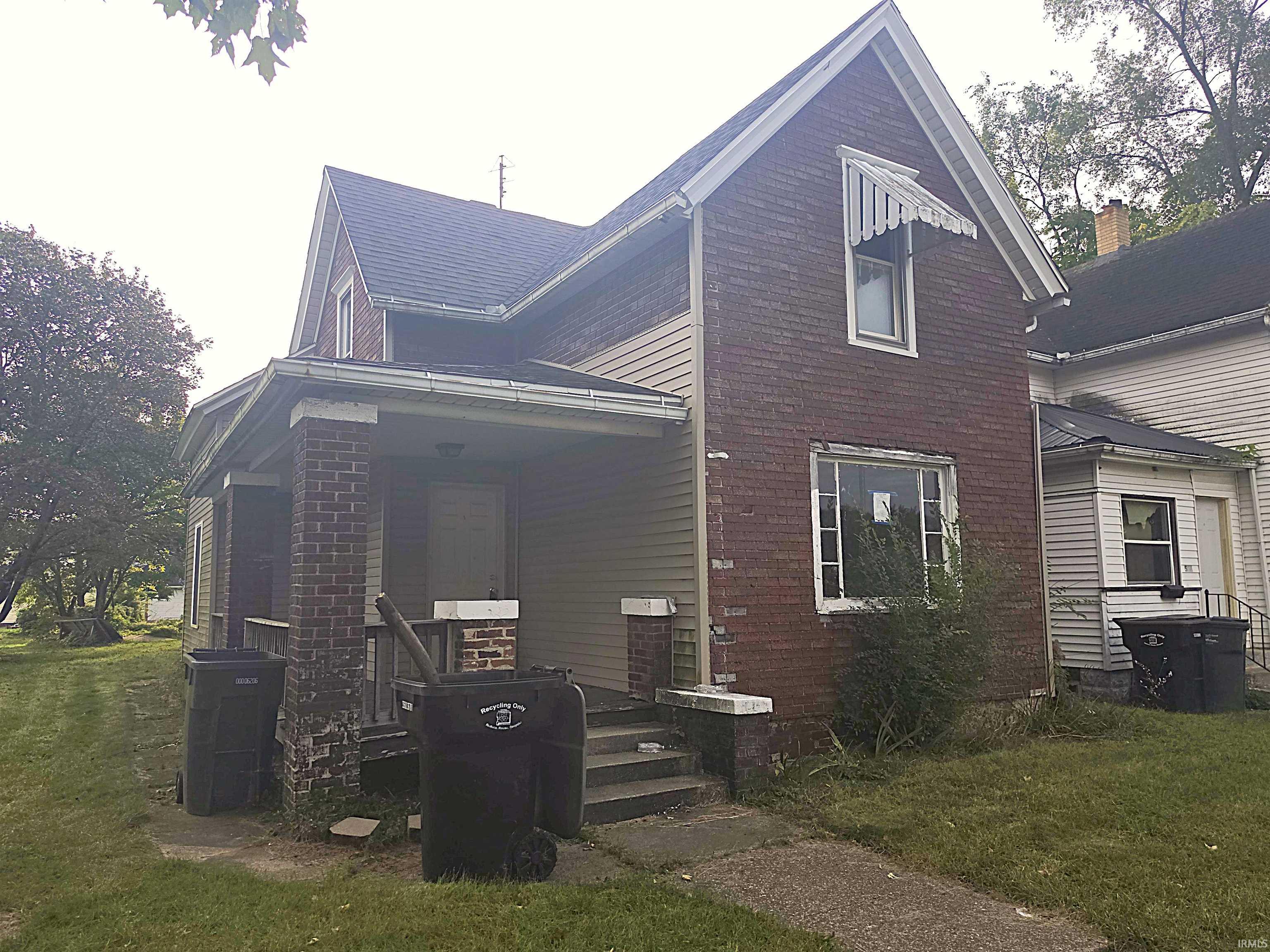 518 Johnson Street South Bend IN 46628