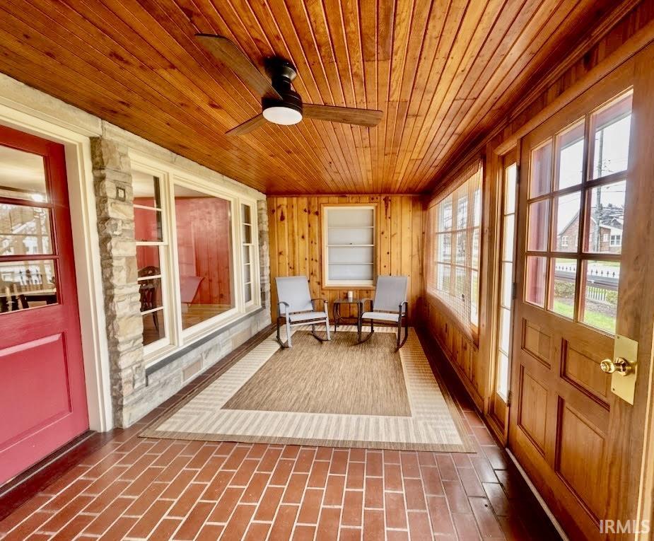76 W John Street Knox IN 46534