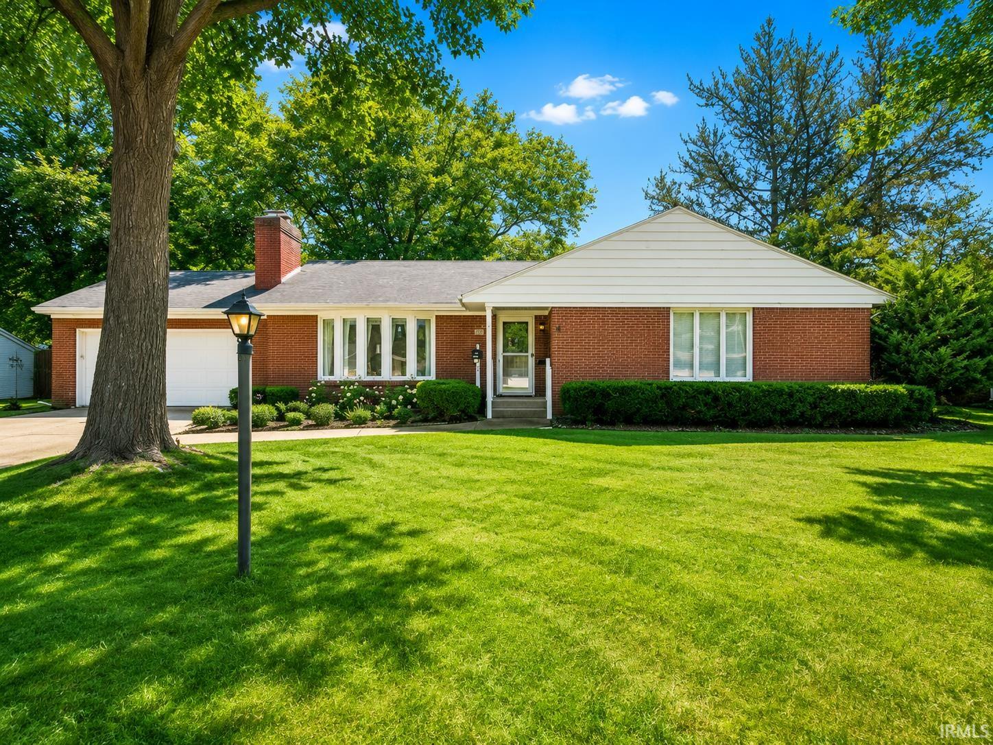 822 Oak Ridge Drive South Bend IN 46617