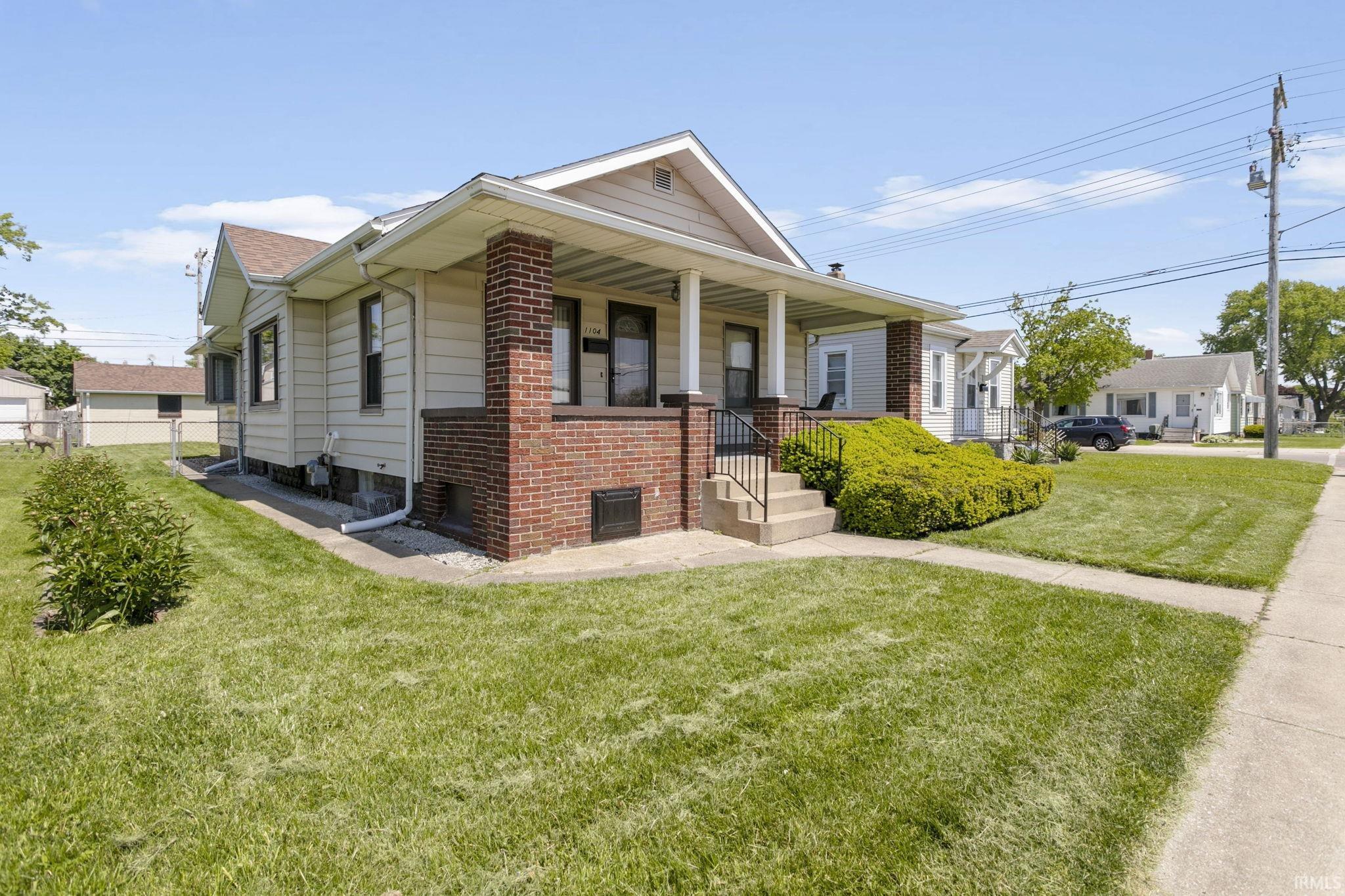 1104 W 8th Street Mishawaka IN 46544