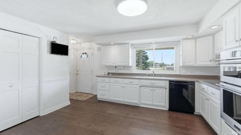 10012 Hosler Road Leo IN 46765