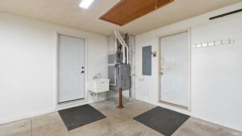 10012 Hosler Road Leo IN 46765