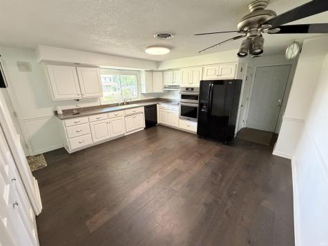10012 Hosler Road Leo IN 46765