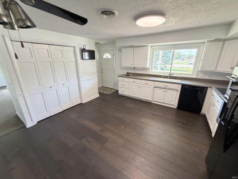 10012 Hosler Road Leo IN 46765