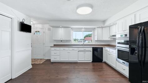 10012 Hosler Road Leo IN 46765