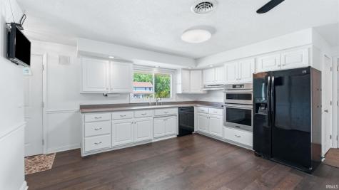 10012 Hosler Road Leo IN 46765