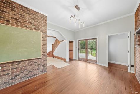 201 W 1st Street Warren IN 46792
