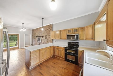 201 W 1st Street Warren IN 46792