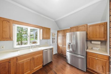201 W 1st Street Warren IN 46792