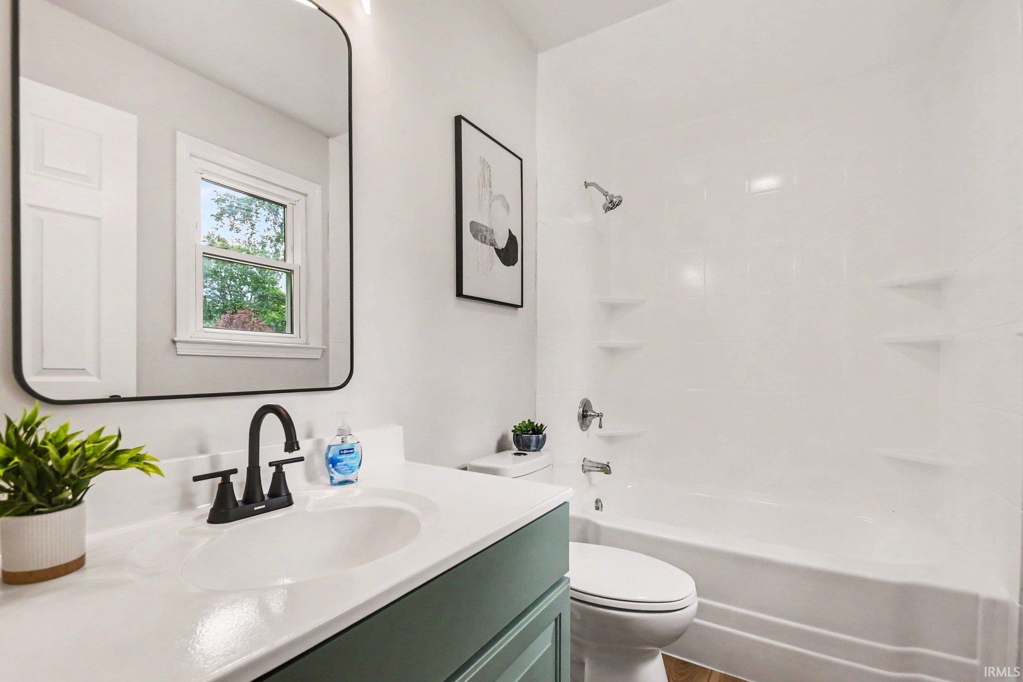 56275 Ellen Avenue Mishawaka IN 46545
