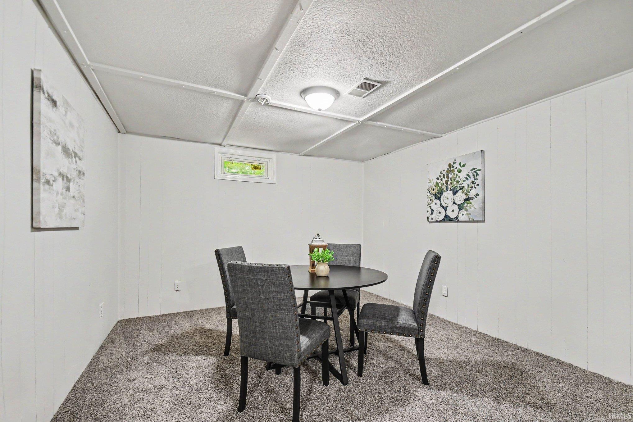 56275 Ellen Avenue Mishawaka IN 46545