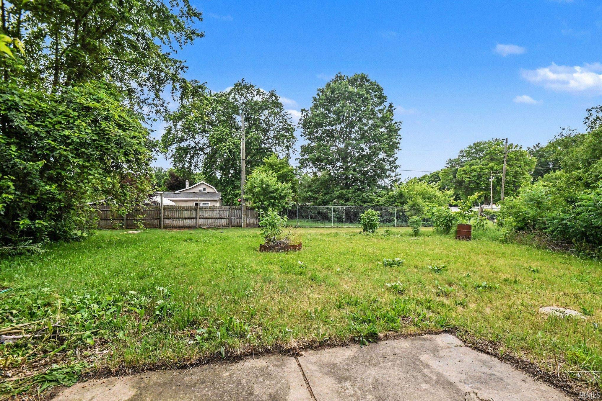 56275 Ellen Avenue Mishawaka IN 46545